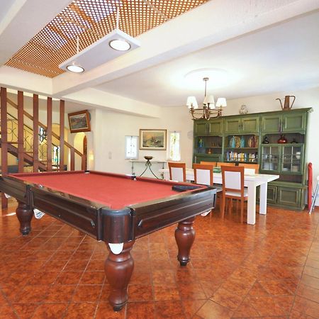 Walking Distance To The Centre - Snooker Table - Private Pool - 5 Bedrooms Quarteira Exterior photo