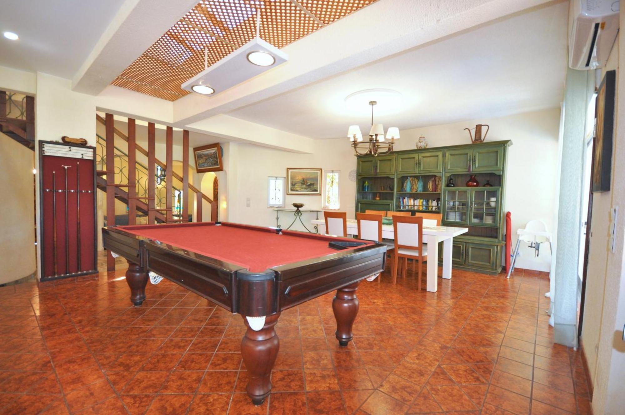 Walking Distance To The Centre - Snooker Table - Private Pool - 5 Bedrooms Quarteira Exterior photo